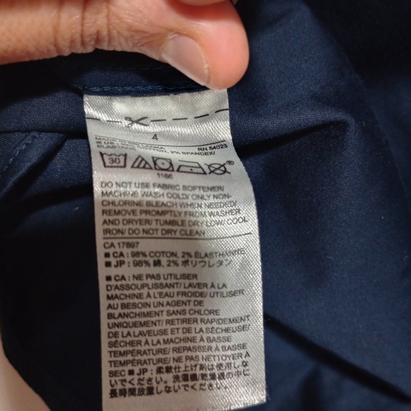 EUC! Banana Republic Tailored Fit Navy Satin Sheen Stretch Button Down Shirt (4) - Picture 7 of 7